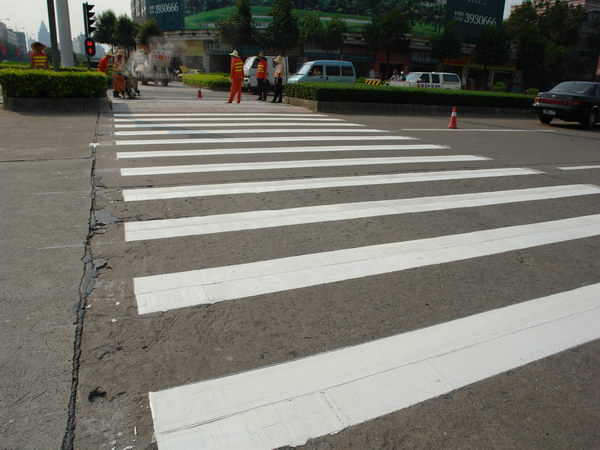 人行道道路標線